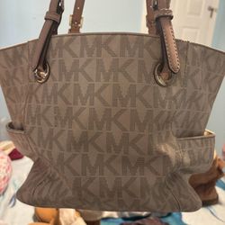 Micheal Kors Purse 