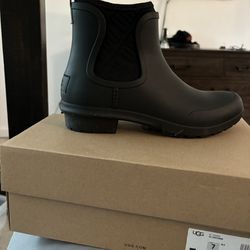 UGG Chevonne Rain Boots Size 7