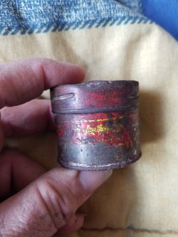 Vintage Handy assorted empty cotter pin tin.