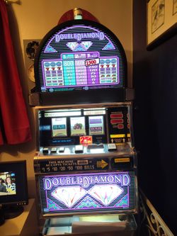 Double Diamond Slot Machine