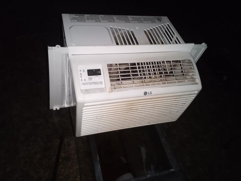 6000 BTU AC Unit Works Great