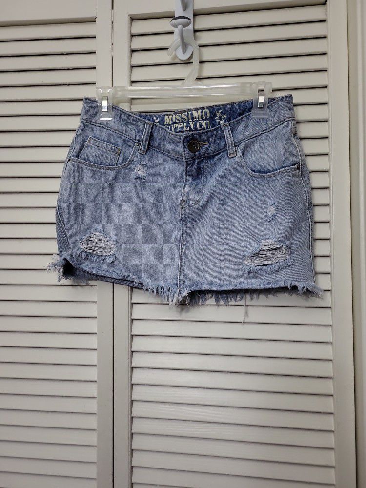Mossimo Women's 100% Cotton Light Wash Blue Distressed Fringe Denim Mini Jean Skirt Jr Size 5