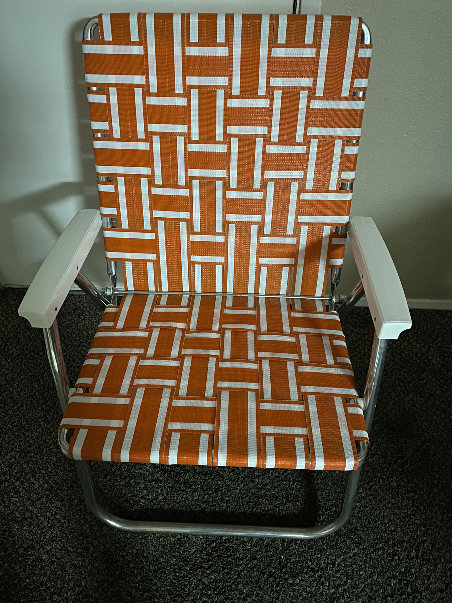 Like New Vintage Style Folding Chair 