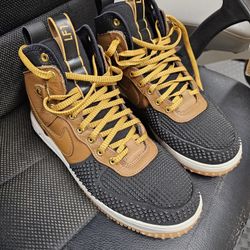 Nike Lunar Force Size 11 Like New 