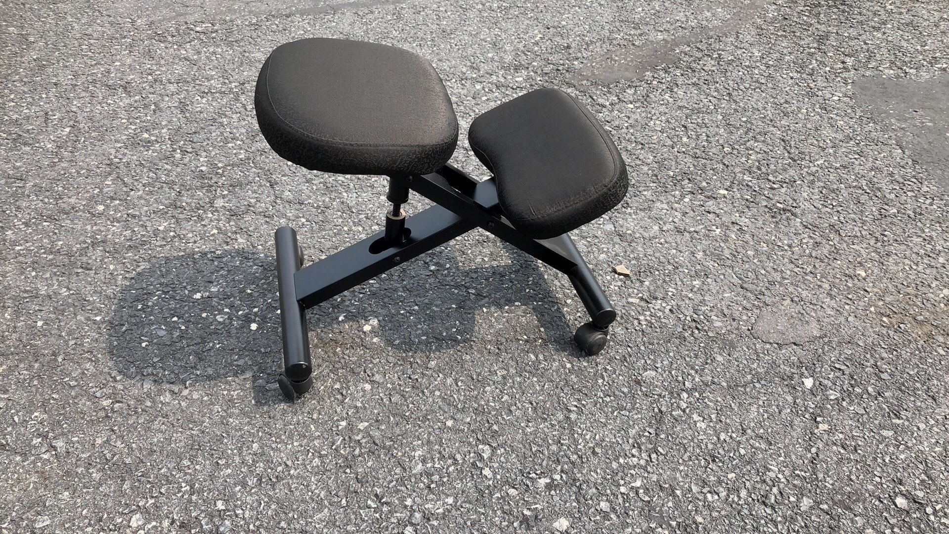 Good condition rolling chair