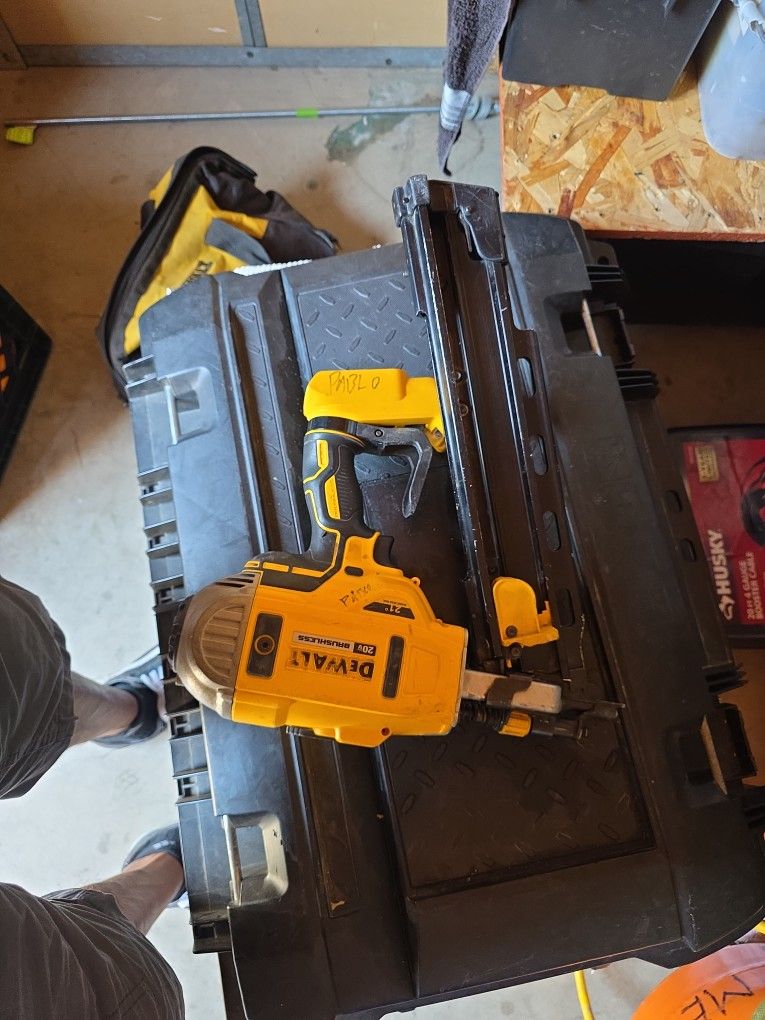 Dewalt Cordless 21* Naigun