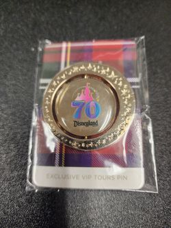 Exclusive VIP Tours Pin