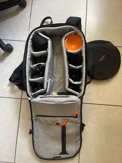 Camera Backpack + Flashes & Accessories / Mochila de Cámara con Accesorios