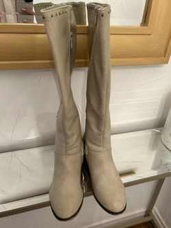 Beautiful Cream Colored Boots With Brass Accents, Size 6