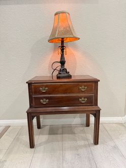 Vintage 1989 Lane Furniture Style 988-22 Two Drawer Side Table Nightstand