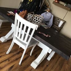 A Black  And White Kitchen Table For Sell In Good Condition Come With 3 Chairs and A Bench Paid 800 Asking 500 HMU 6612923242