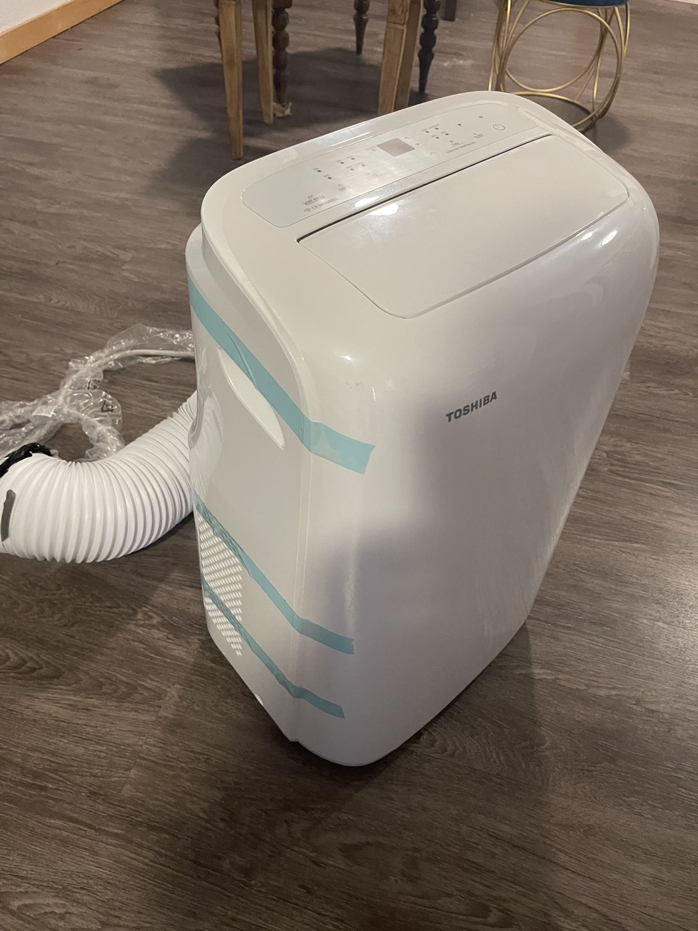TOSHIBA PORTABLE AIR CONDITIONER RAC-PD1213CWRU