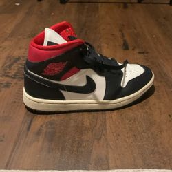 NEW size 7 Shoes 
