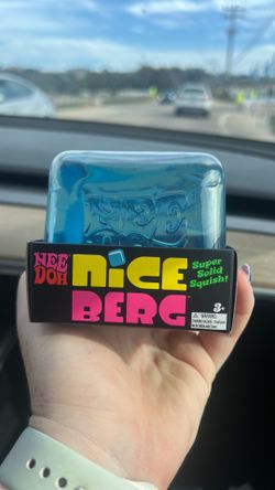 Nice berg! Brand new. Authentic!