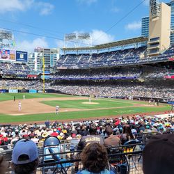2 Field Level Tickets Padres Vs Dodgers - Friday