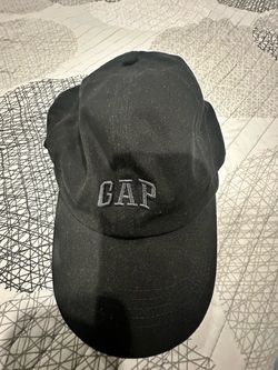 Gap Black Baseball Cap