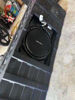 2024 ram megacab stock speaker compartment $50