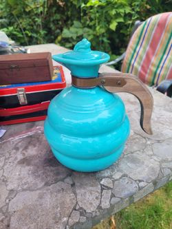 Mid-century Modern Metlox Poppytail #238 Carafe