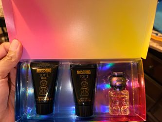Moschino gift set
