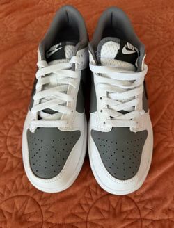 Nike Dunk Lows (Boys 6.5)