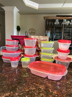 Rubbermaid TakeAlongs Food Storage Container Lot 17 Pieces with Lids