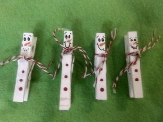 Clothespin snowmen magnets