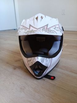 Motorcycle helmet for women