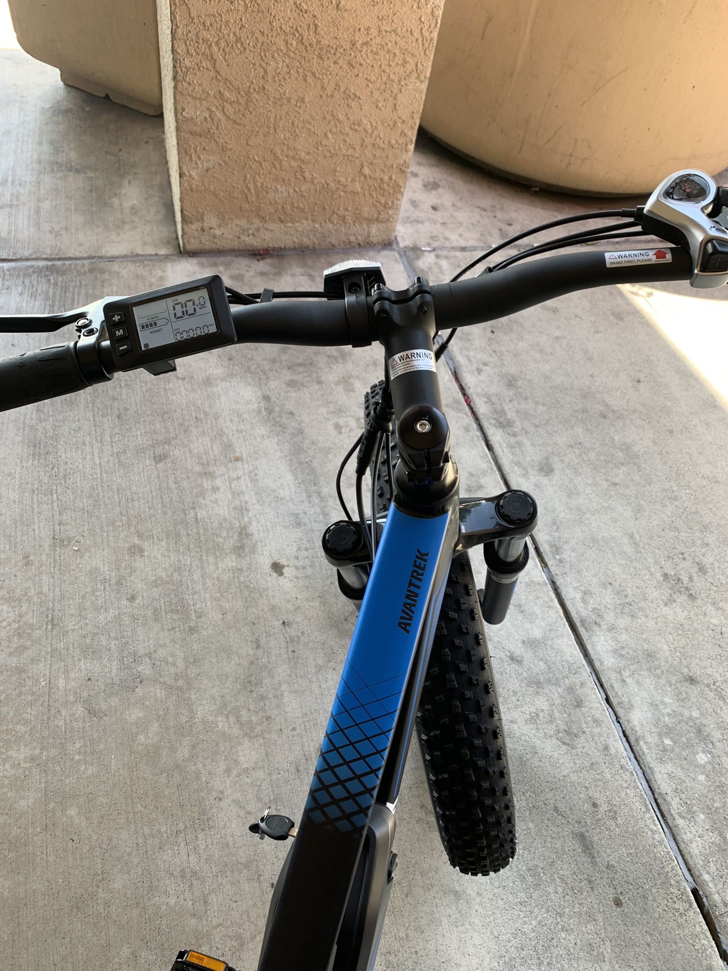 Avantrek Macrover 100 26” Fat Tires Mountain Electric Bike for Sale in