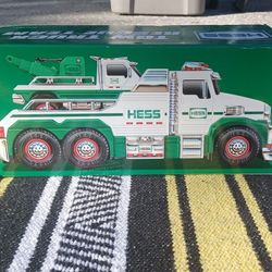 HESS Tow Truck And Rescue Team