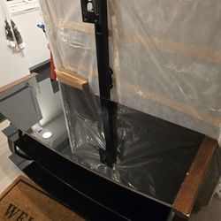 60' TV Stand 4ft Wood And Black Tempared GLASS