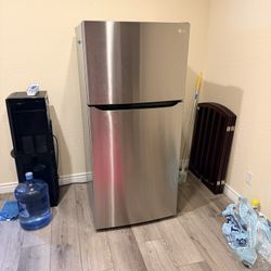 LG 24 Cu. Ft. Top Freezer Refrigerator 