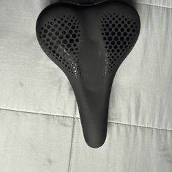 Delta Ergonomic Comfort Memory Foam Saddle