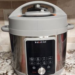 Instant Pot Pressure Cooker And Accessories 