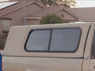 Toyota pickup camper shell