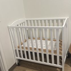 Mini crib