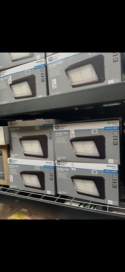 Lumens Select Integrated LED Selectable 5CCT Bronze Dusk to Dawn Commercial Wall Pack Light