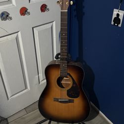 Yamaha F335 Acoustic Guitar + Stand 