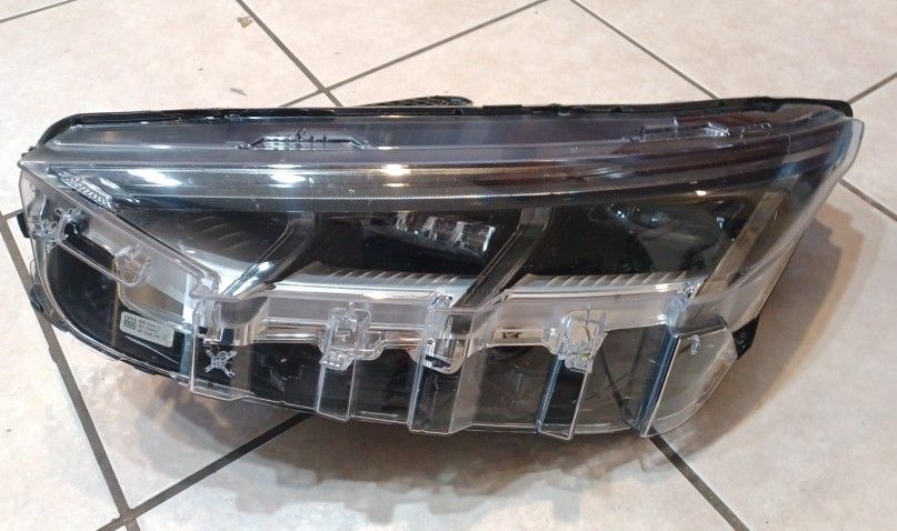 2021 2022 2023 2024 Mach-e Ford Mustang Driver Headlight