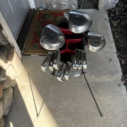 Men’s Complete Beginner Right Handed Confidence Golf Club Set with Nike Golf bag Like New Clubs!