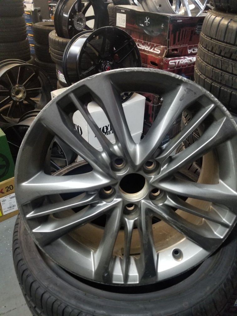 2018 Toyota camry 18 " oem wheels no tires no center caps