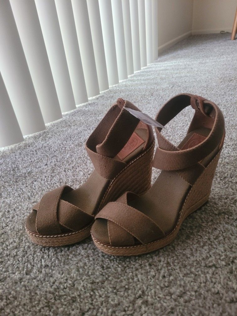 Tori Burch Wedges Size 6