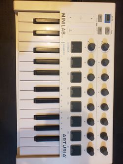 Arturia Minilab Keyboard 