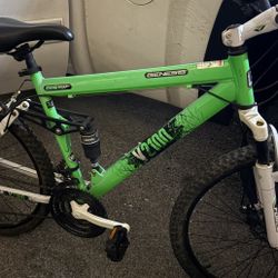 Genesis V2100 Men Bycicle Slightly Used