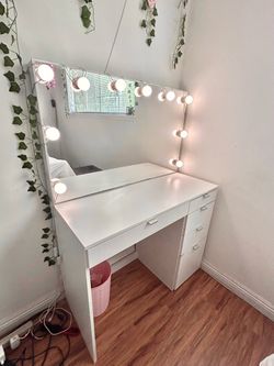 White Makeup Vanity