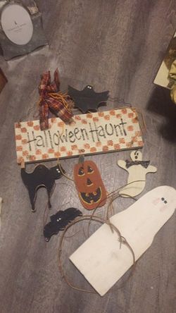 Halloween door hanger and yard art