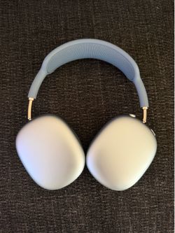 Sky blue AirPod max. USB c