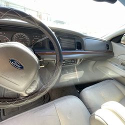 2003 Ford Crown Victoria