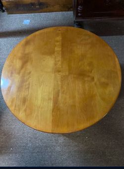 Solid Maple Round Cocktail Table - Vintage
