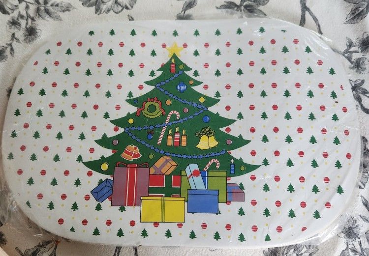 Set of 6 Vintage Christmas Tree Vinyl Foam Placemats