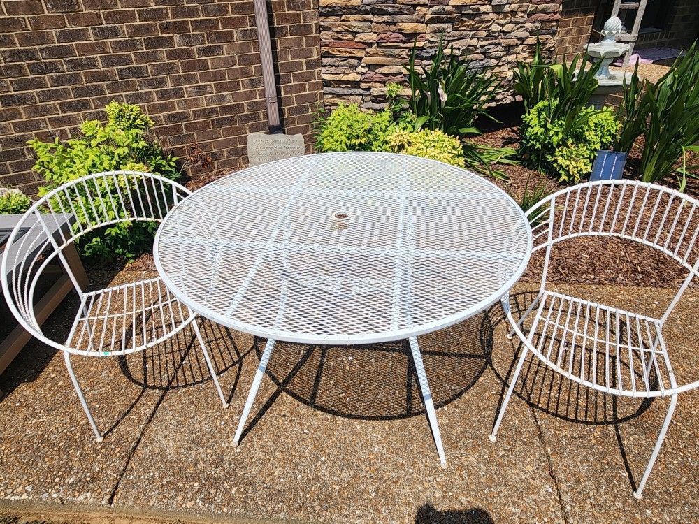 3 PIECE WROUGHT IRON PATIO SET
